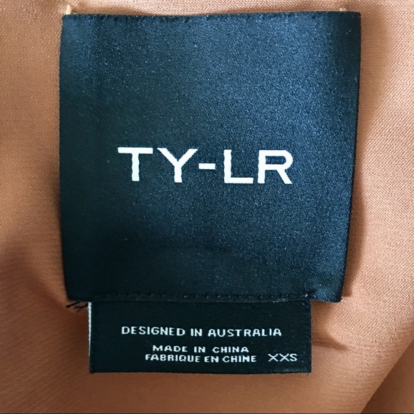 [90] TY-LER Sleeveless High-Low Top - Picture 3 of 7